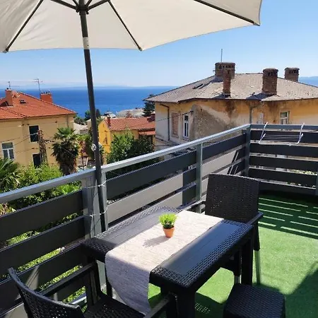 Pensiune Ellena Sunshine 3*