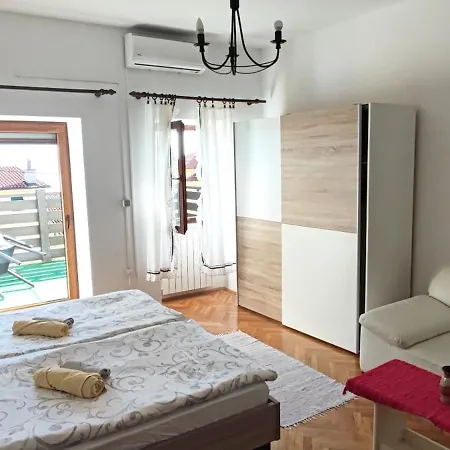 Pensiune Ellena Sunshine 3*