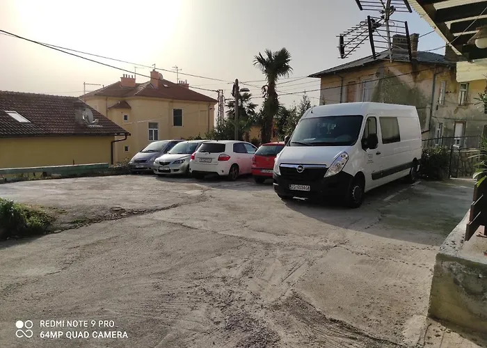 Vendégház Ellena Sunshine 3*