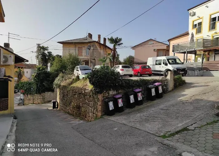 Ellena Sunshine Опатия