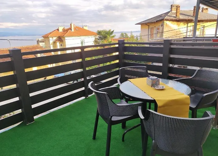 Ellena Sunshine Опатия